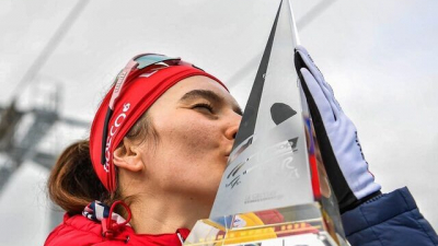 Российская лыжница Наталья Непряева победила в общем зачёте на Tour de Ski