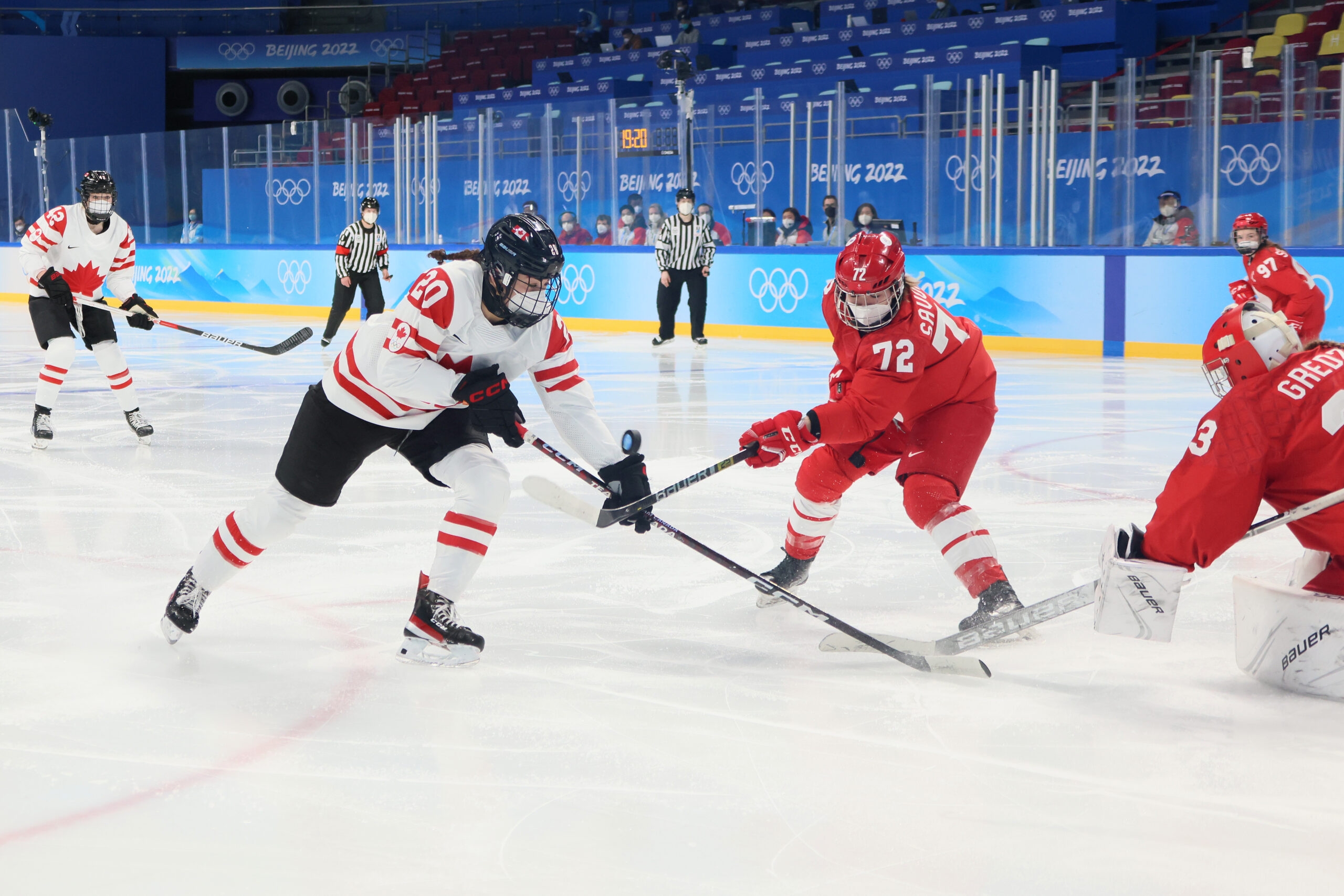 Российских хоккеисток заставили играть на Олимпиаде с угрозой для здоровья