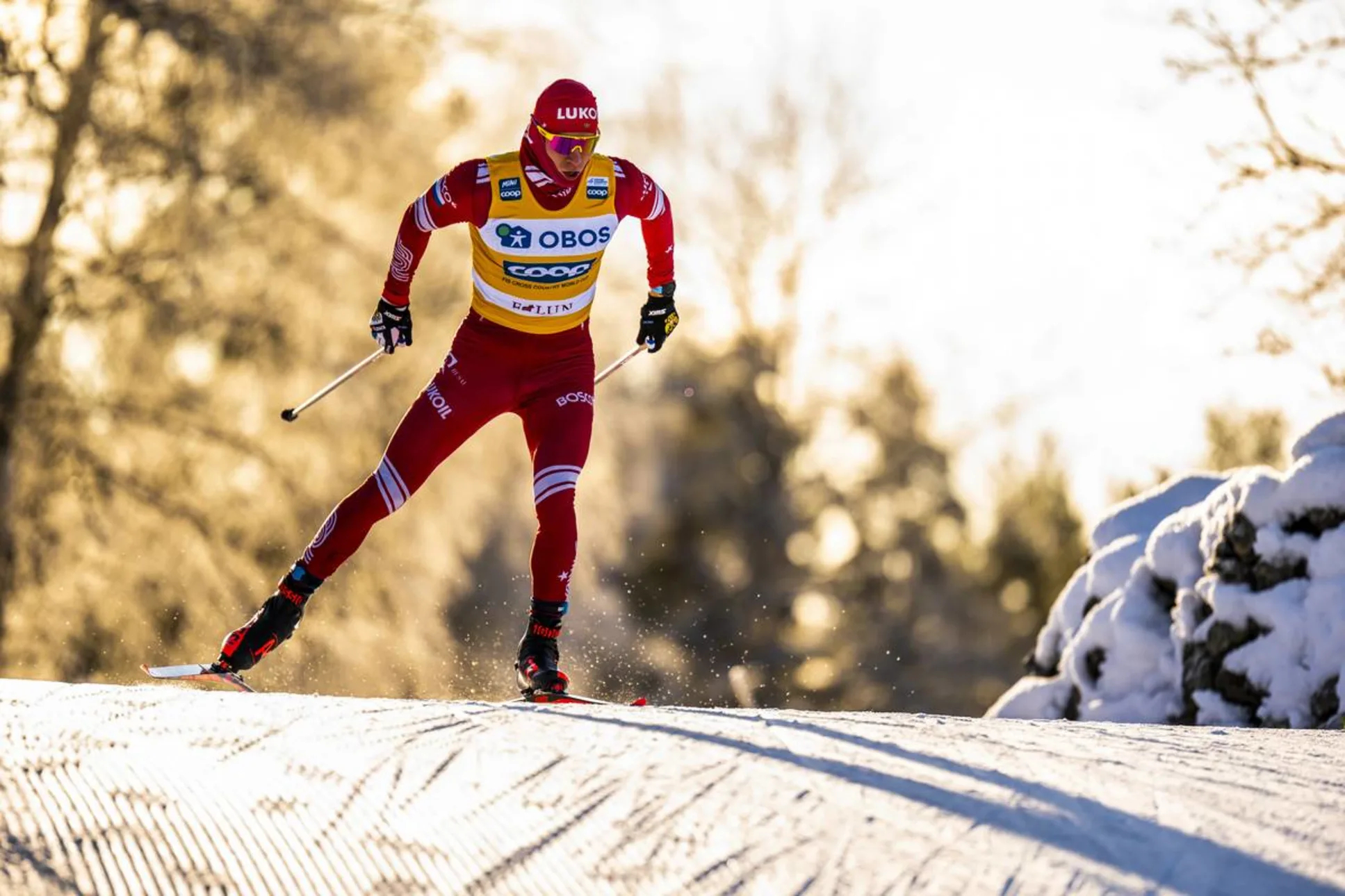 Лучшему лыжнику России Большунову не на чем бегать, спонсор отказался предоставлять ему лыжи