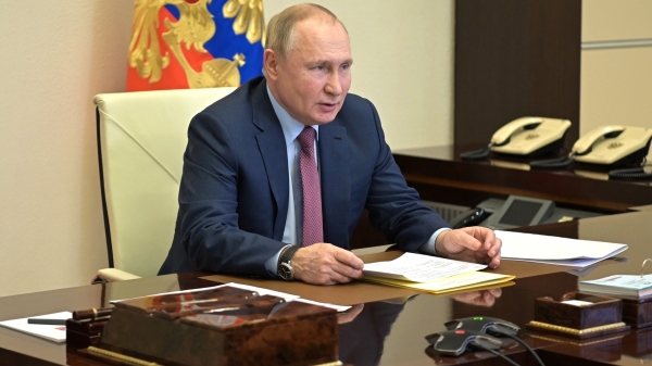 Владимир Путин 27 апреля посетит Совет законодателей в Петербурге