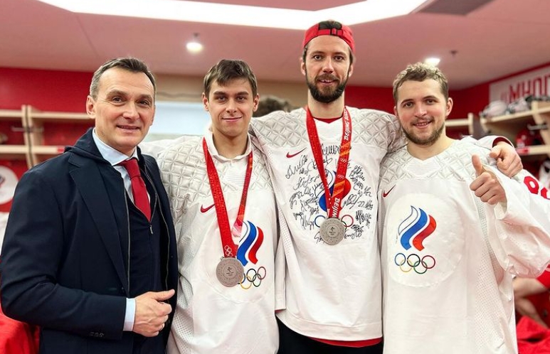 Вратарь Федотов рассказал, почему снял серебряную медаль после награждения на Олимпиаде