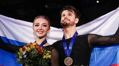 Фигуристы Степанова и Букин прилетели в Пекин для участия в Олимпиаде