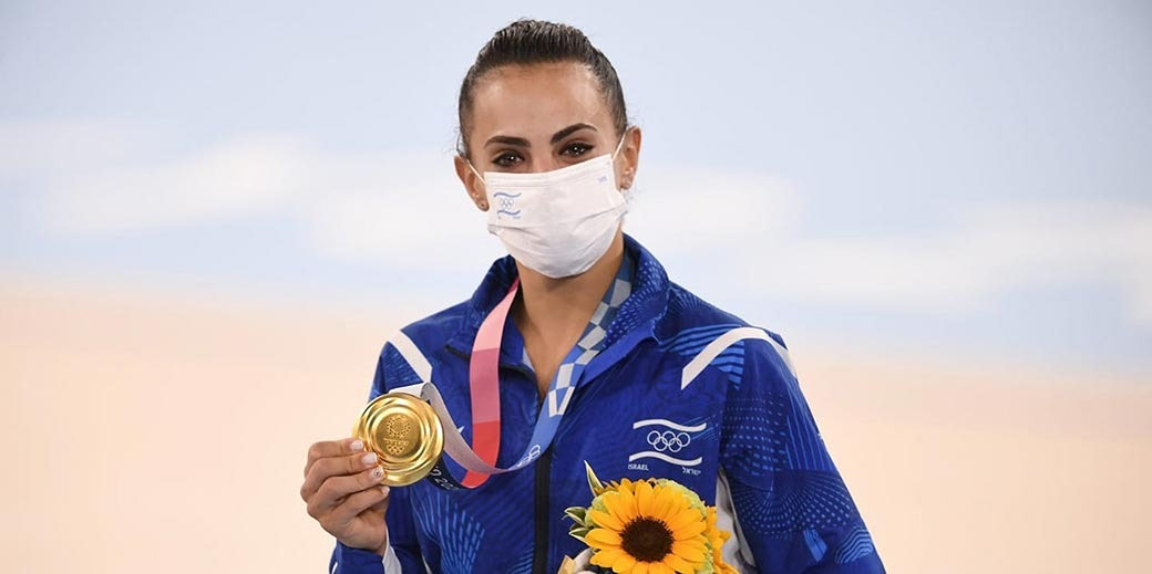 Гимнастка, которая украла олимпийское золото у Дины Авериной, завершила карьеру