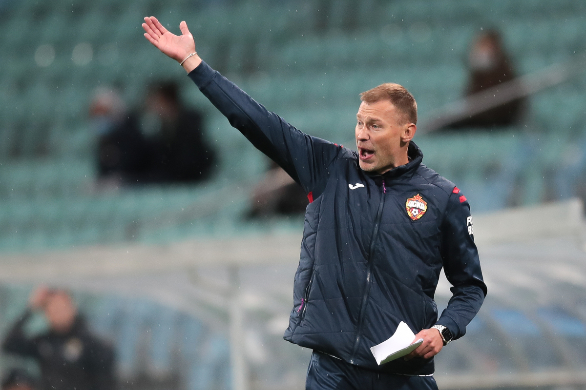 Тренер ведущего российского клуба попросил об отставке
