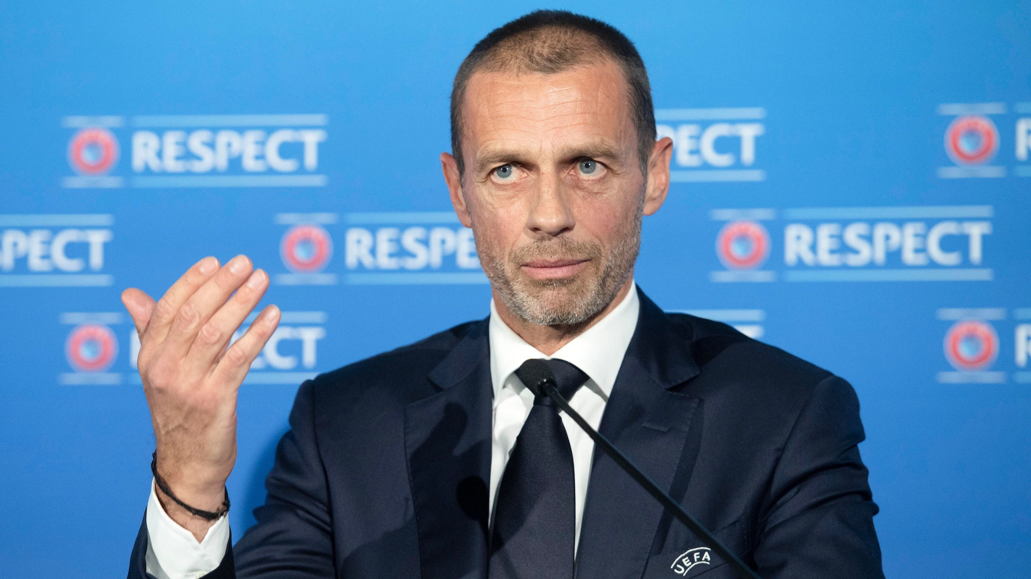 Глава УЕФА сожалеет об отстранении российских футболистов