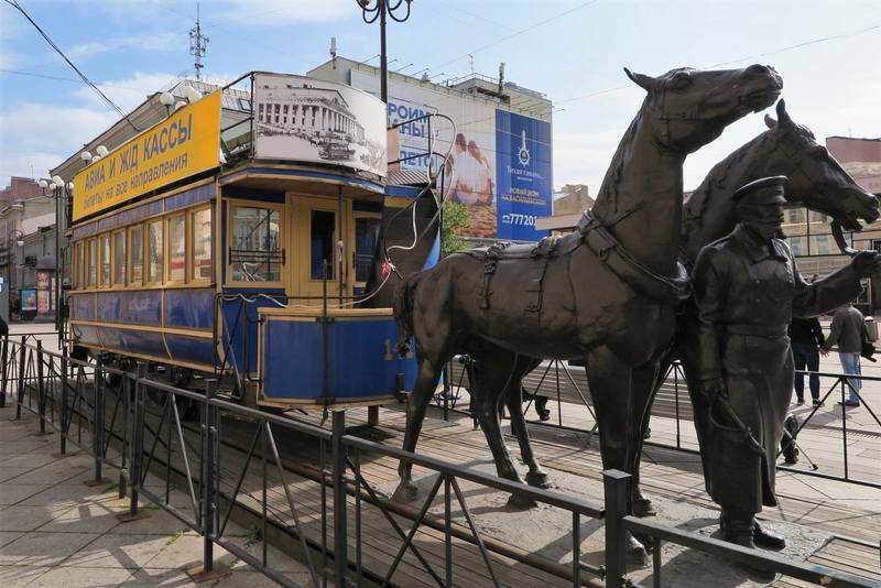 Петербургский памятник конке вернется на историческое место на Васильевском острове
