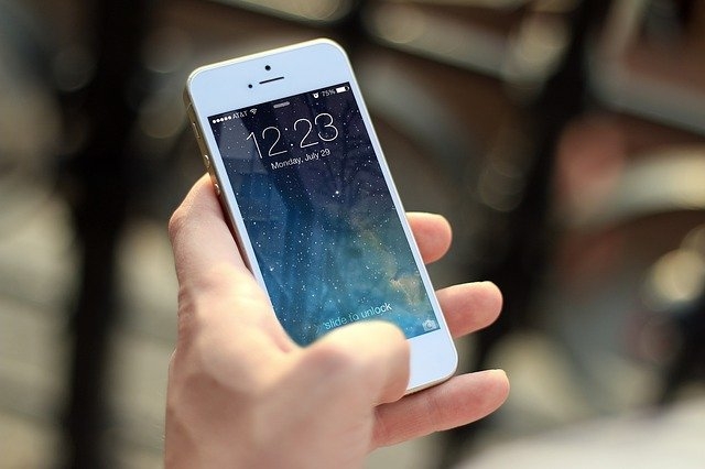 Меньше айфонов, больше сервисов: в Apple меняют приоритеты 