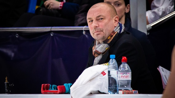 Тренер Александр Жулин внезапно оказался в больнице из-за старых травм