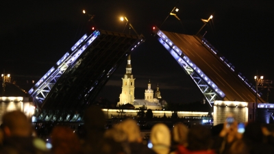 В Петербурге будет подсвечен Дворцовый мост цветами флагов России и Белоруссии
