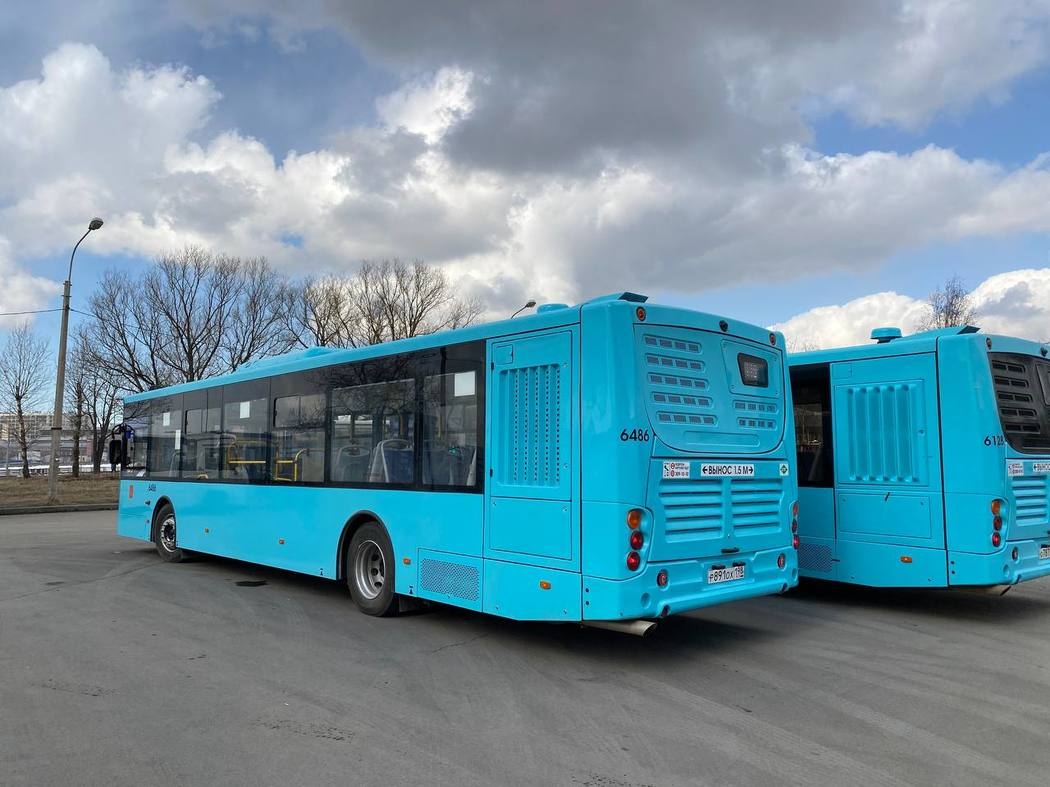 В рамках транспортной реформы в Петербург поступило еще 25 новых экоавтобусов
