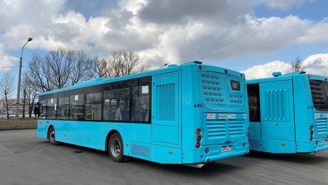 В рамках транспортной реформы в Петербург поступило еще 25 новых экоавтобусов