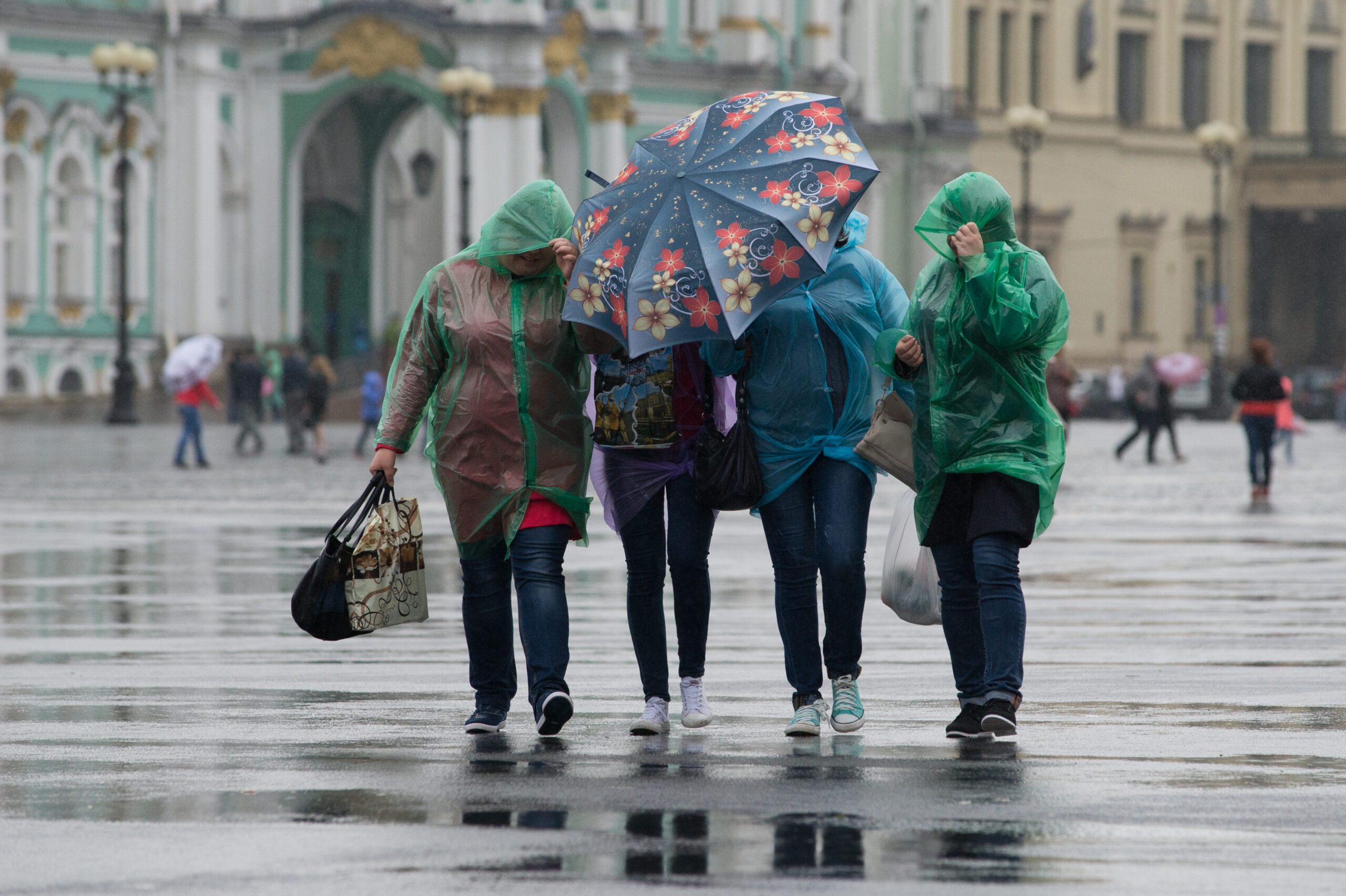 Дождь и до девяти градусов тепла: рассказываем о погоде в Петербурге 9 апреля