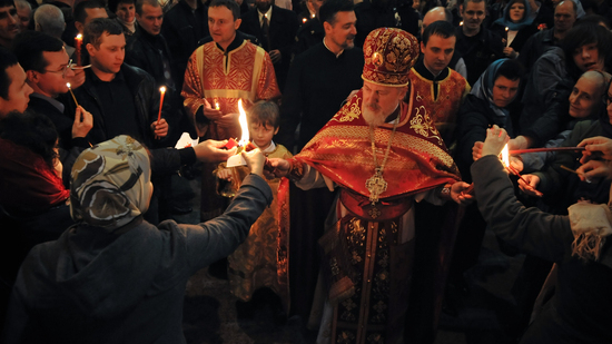 Благодатный огонь доставят в петербургские храмы в воскресную Пасху