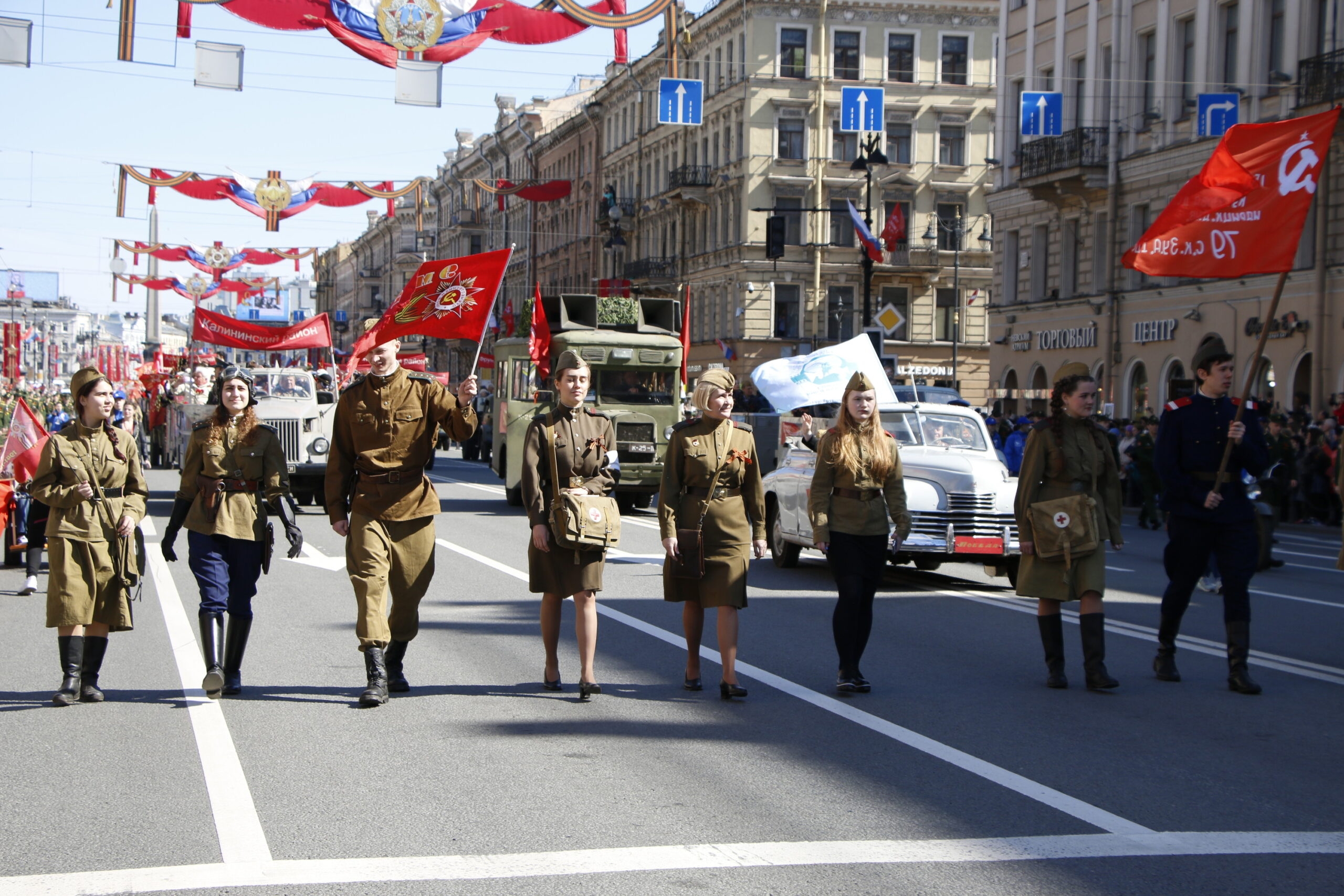 Власти Петербурга выделят около 1,1 млрд рублей на выплаты ветеранам к Дню Победы