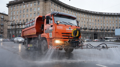 Петербургские дороги моют водой питьевого качества
