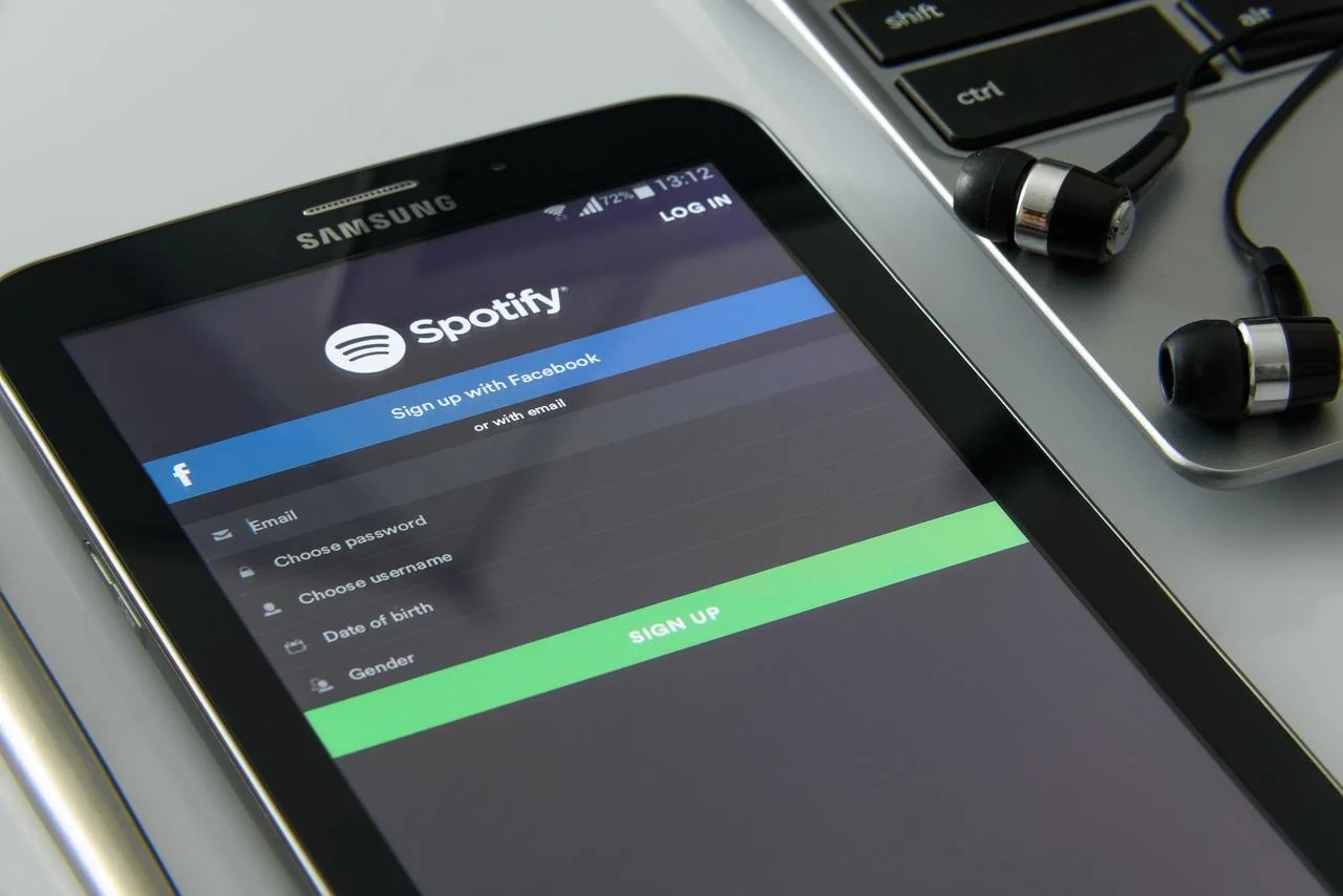 Spotify потерял два миллиона платных пользователей после ухода из России