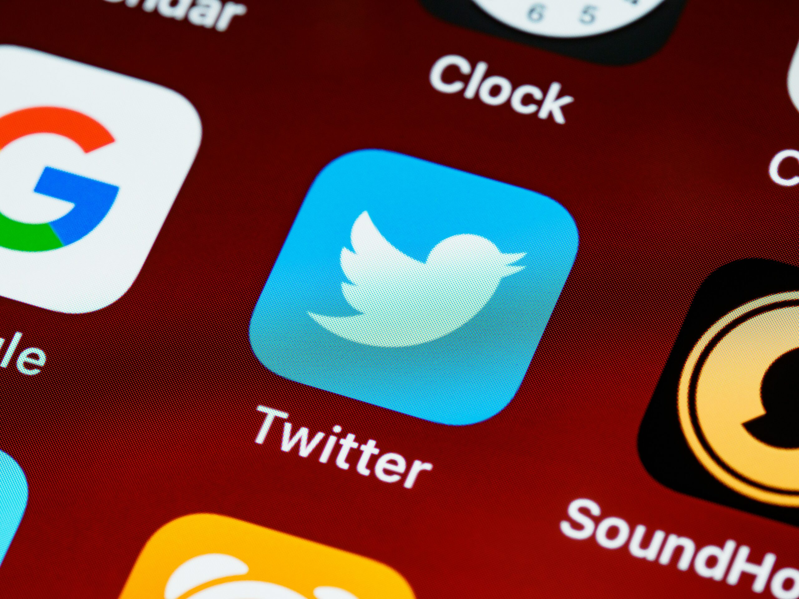 Эксперты рассказали, как отразится на акциях Twitter покупка компании Илоном Маском