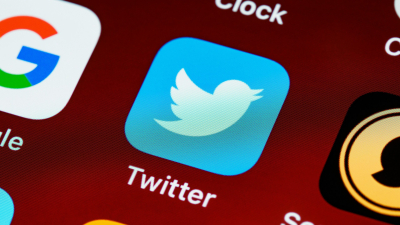 Эксперты рассказали, как отразится на акциях Twitter покупка компании Илоном Маском