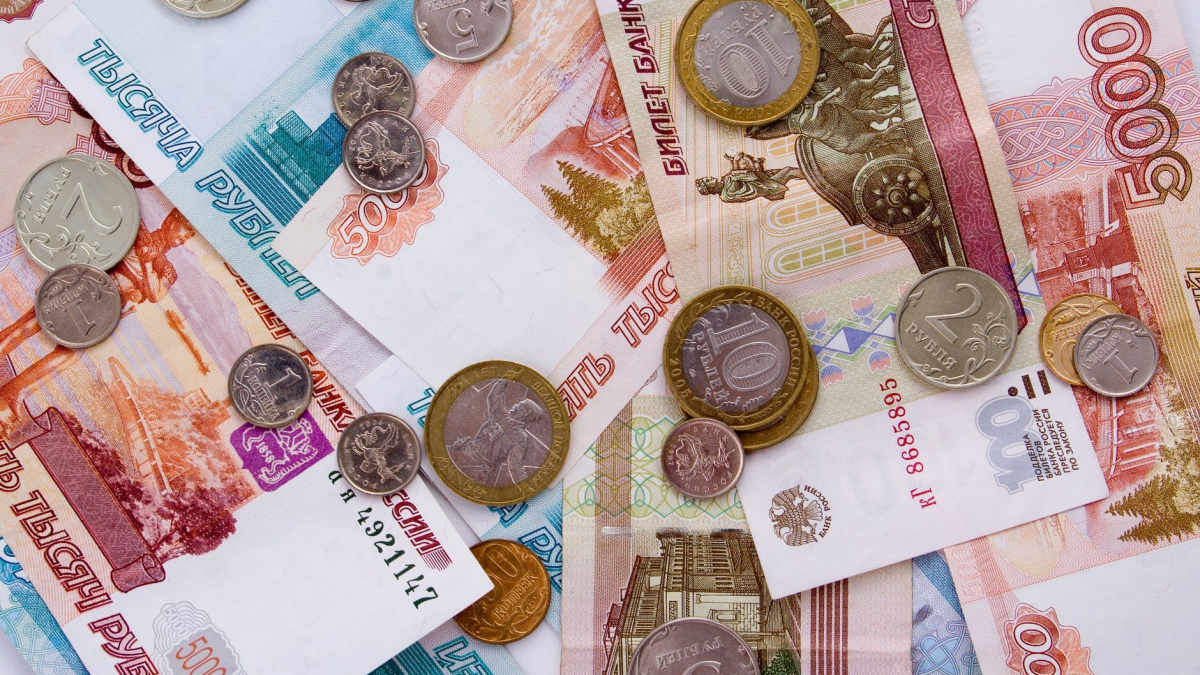 Минфин РФ впервые исполнил в рублях обязательства по двум выпускам суверенных еврооблигаций