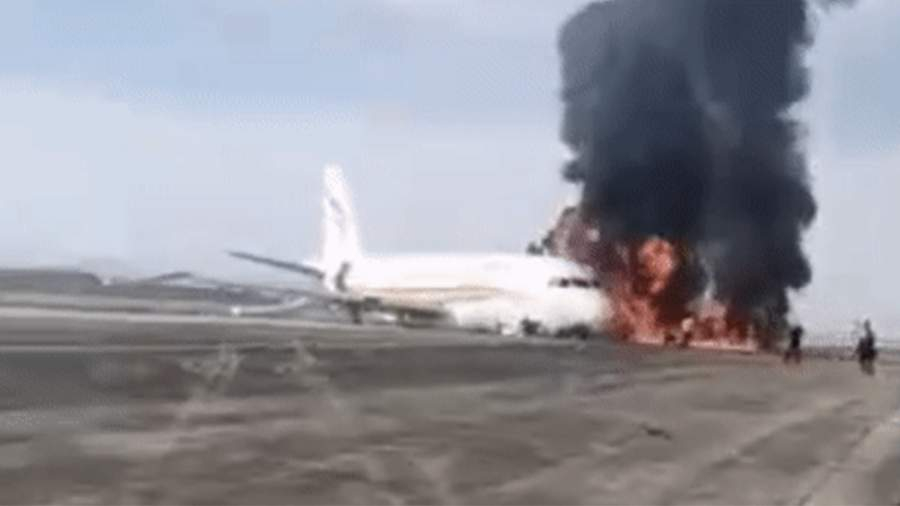 Свыше 40 человек в КНР получили ранения при пожаре в самолёте