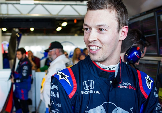 Бывший российский гонщик разбил очки главе «Формулы-1»