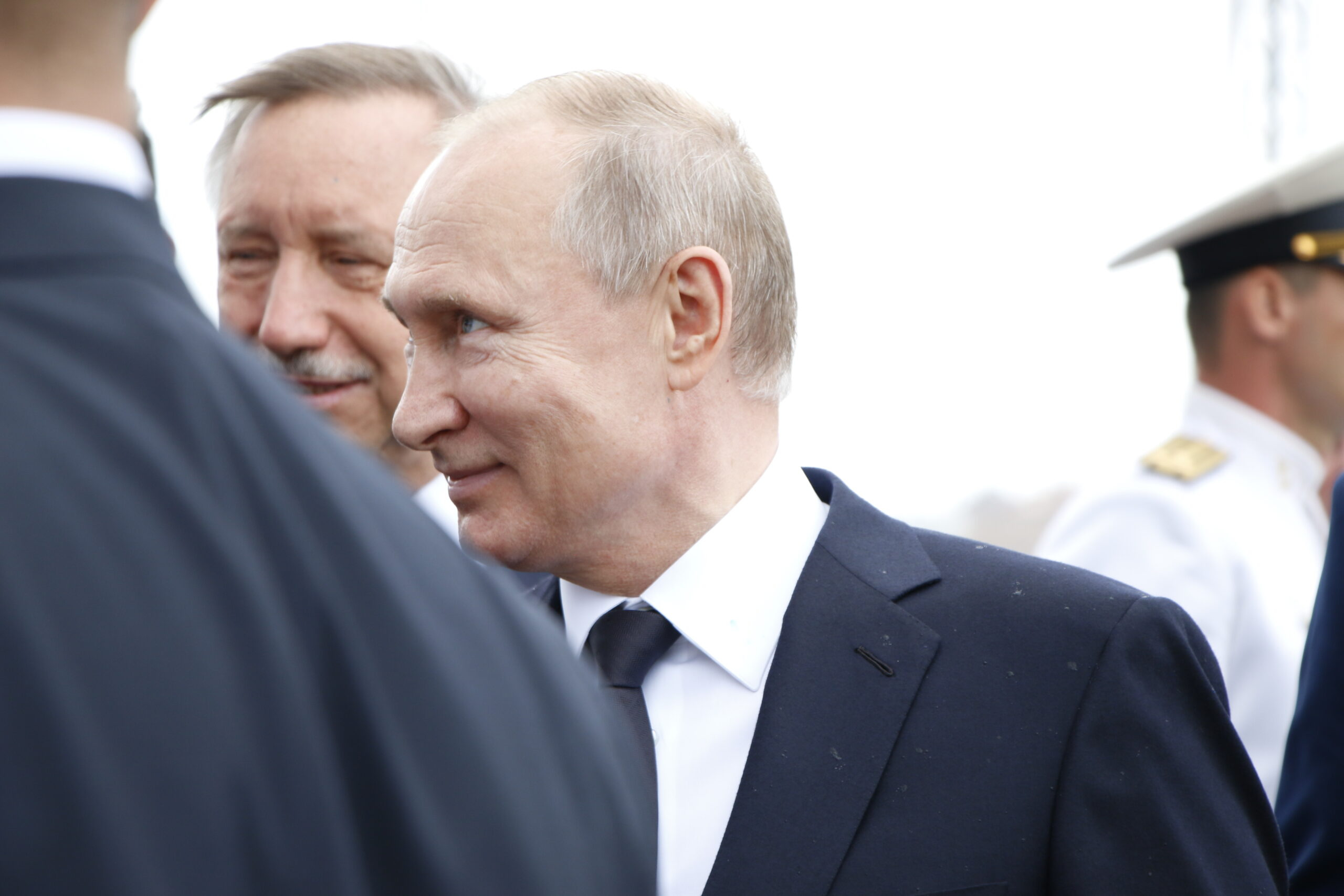 Путин обратился к россиянам с поздравлением по случаю Дня Победы