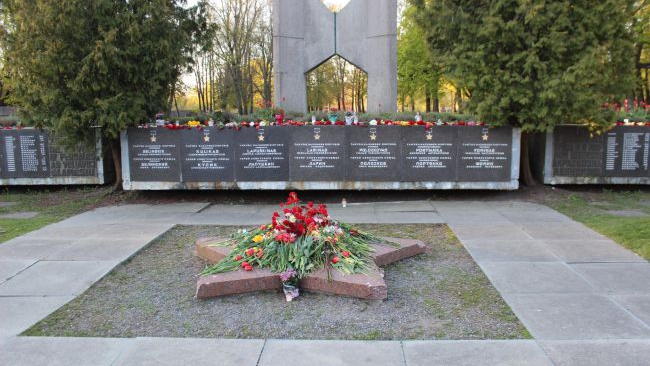Литовская Клайпеда решит судьбу мемориала советским солдатам
