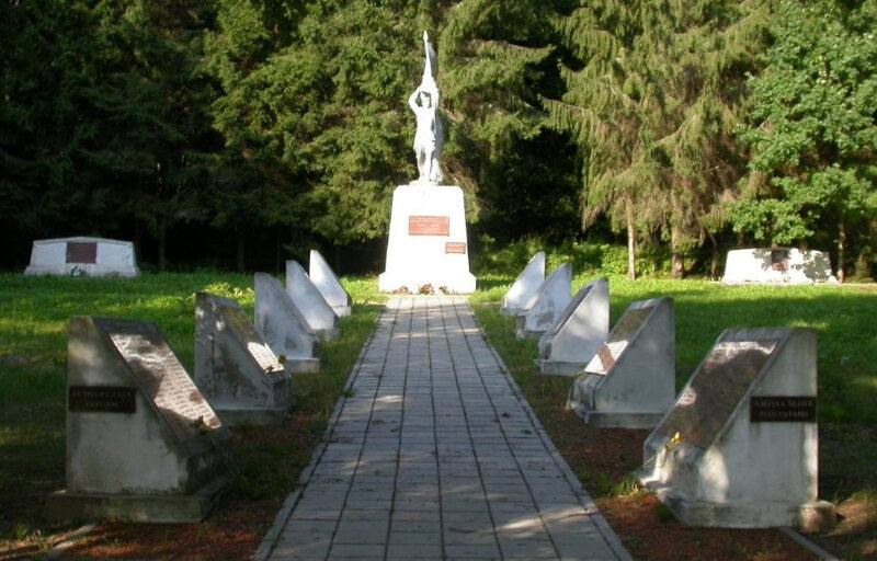 СК РФ проверит факт осквернения памятника советским воинам в Литве