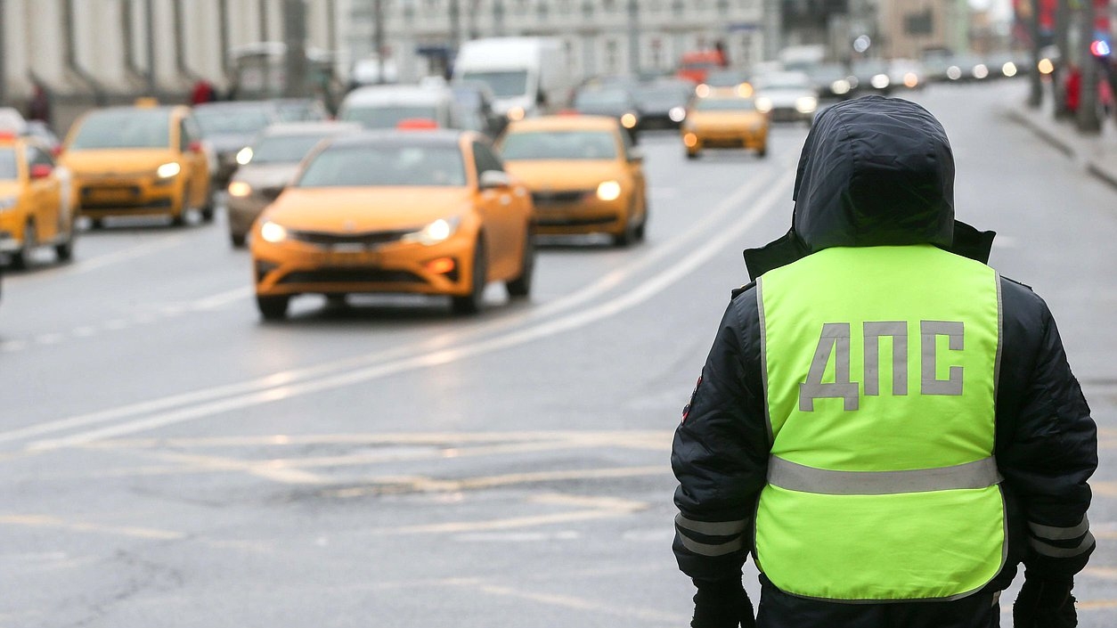 Водители с судимостью не смогут работать в такси и общественном транспорте