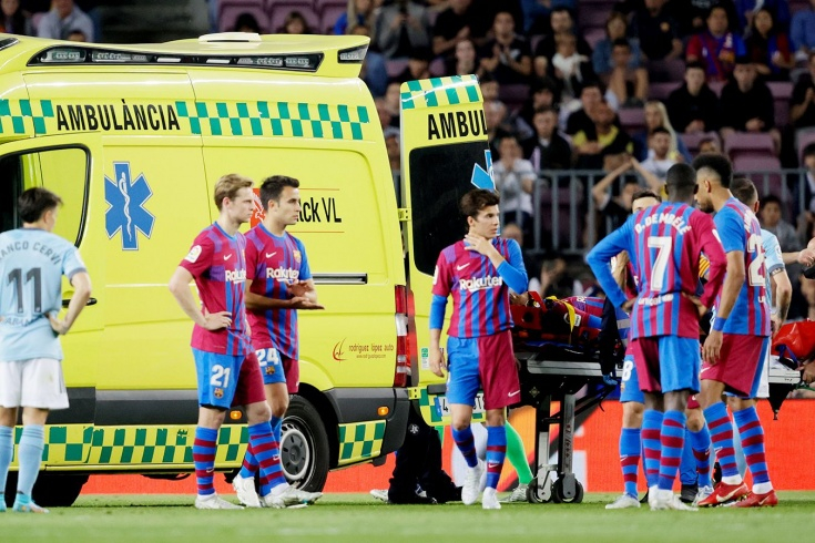 Защитник «Барселоны» Араухо отрубился из-за травмы в матче против «Селты»
