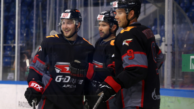 Омский «Авангард» одержал победу на Sochi Hockey Open и получил кубок