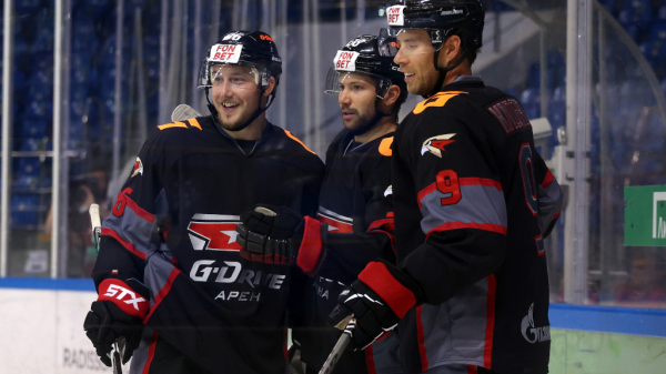 Омский «Авангард» одержал победу на Sochi Hockey Open и получил кубок