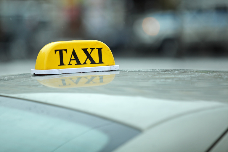 Правительство РФ установит ограничение по времени для работы таксистов
