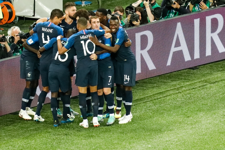 Сборная Франции смогла поразить ворота команды Марокко в самом начале матча и выйти в финал ЧМ 2022