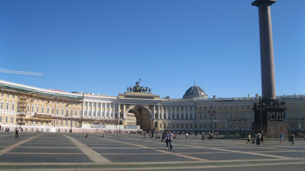 Из-за политической обстановки в Санкт-Петербурге стало меньше иностранных туристов