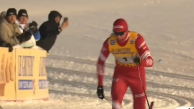 Лыжник Терентьев обогнал соперника Большунова в спринте
