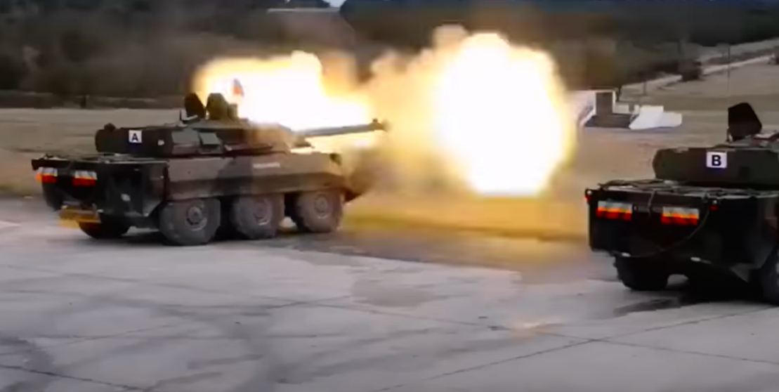 Во Франции осудили решение передать Украине колесные танки