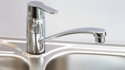 Муниципалитетам запретят отключать горячую воду дольше, чем на две недели