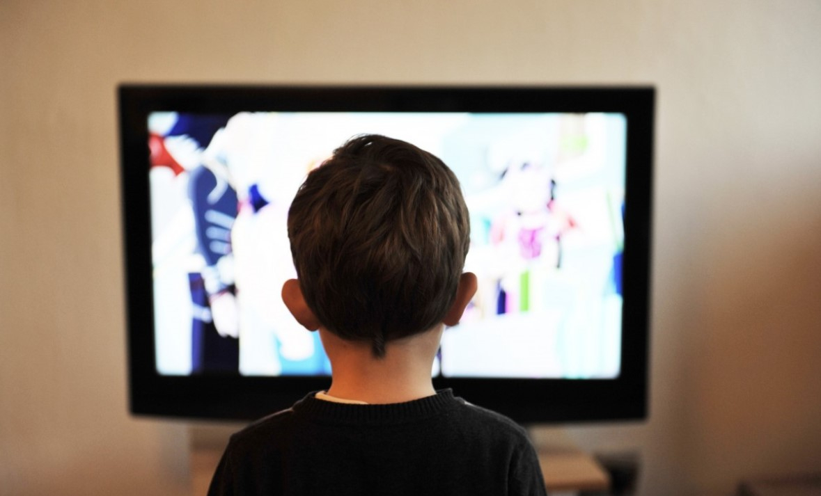 Частый просмотр ТВ уменьшает количество серого вещества в мозге