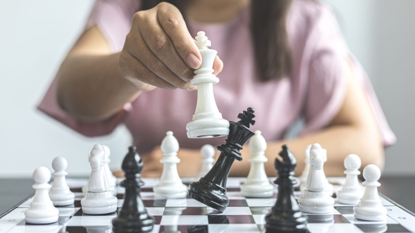 Игра в шахматы и кроссворды помогут отсрочить развитие Альцгеймера