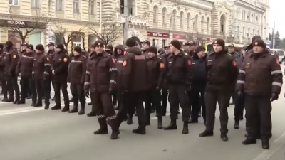 Молдавская полиция задержала более 50 митингующих за «подозрительное поведение»