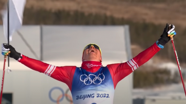 Большунов стал чемпионом России по скиатлону на 30 километров