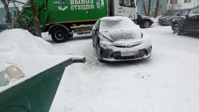 В Петербурге водители восприпятствовали вывозу мусора