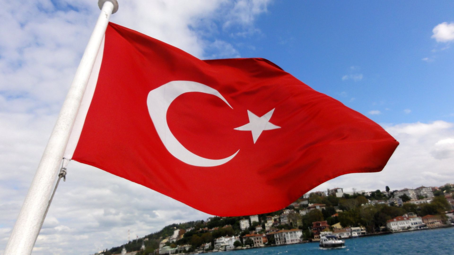Цены, землетрясения и политика: эксперт пояснил, почему россияне не хотят отдыхать в Турции