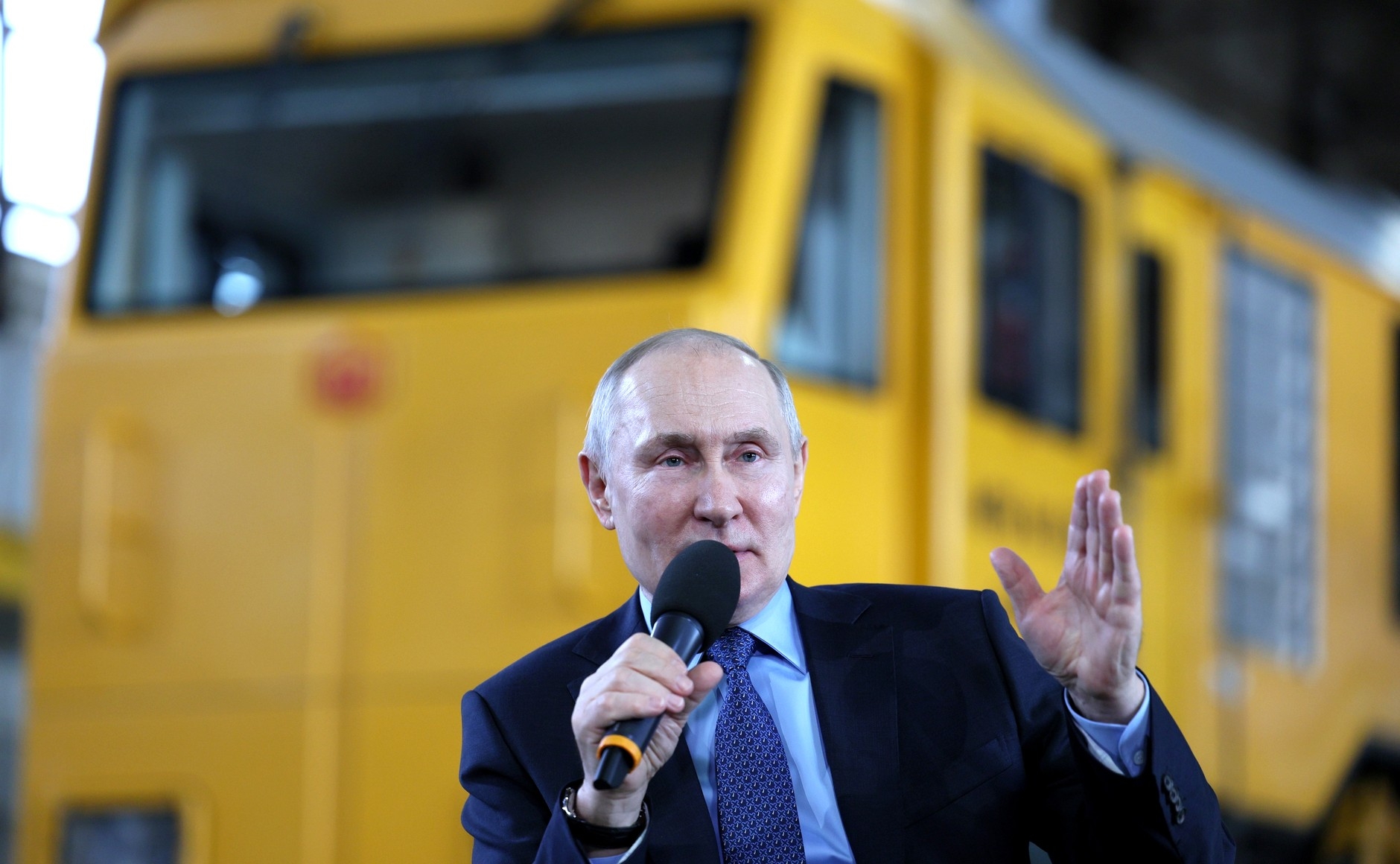 Путин пообещал повышение реальных зарплат в 2023 году на 5%