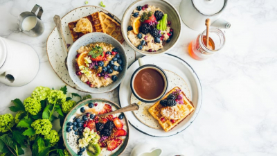 Нутрициолог рассказал о 5 самых полезных вариантов завтрака