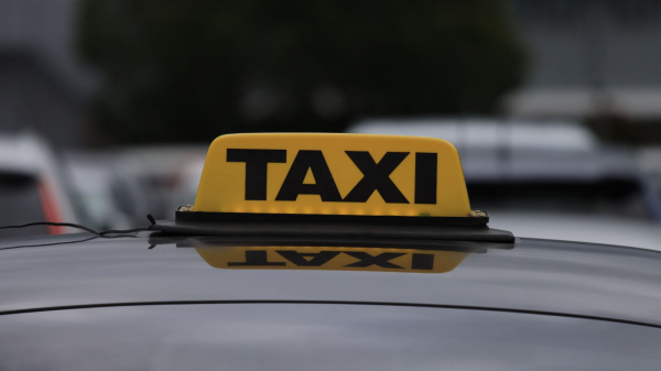 В России предлагают ввести мораторий на медосмотры таксистов