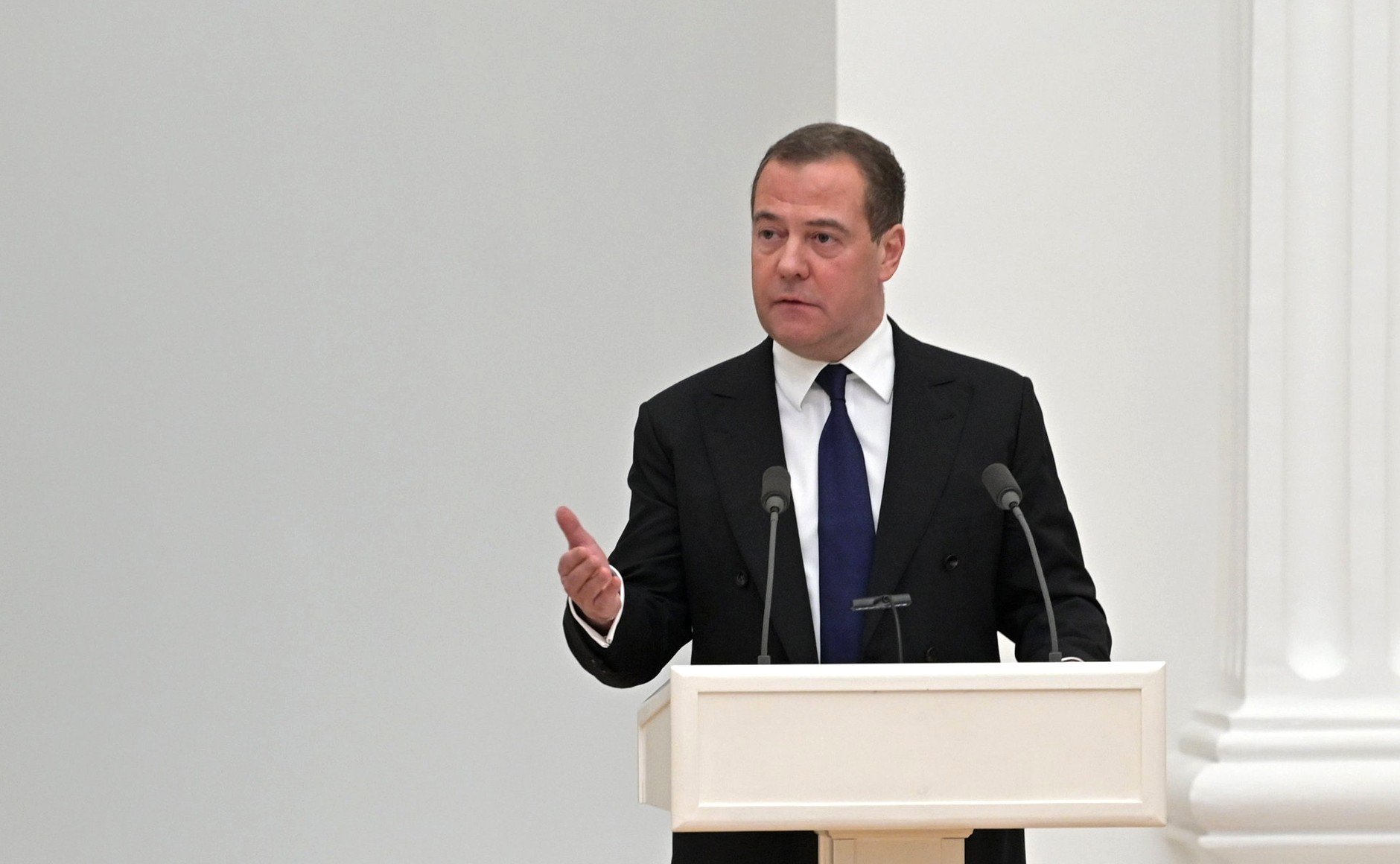 Россия нанесет превентивный удар, если Киев получит ядерное оружие — Медведев