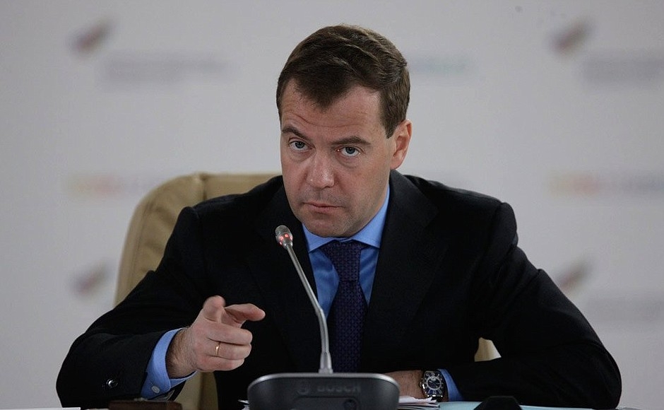«Старый дурак»: Медведев ответил на слова сенатора США об убийствах русских