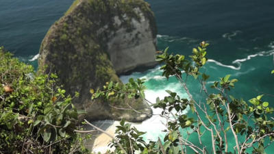 «Вековой запрет” на туризм может обернуться для Бали большими экономическими потерями  